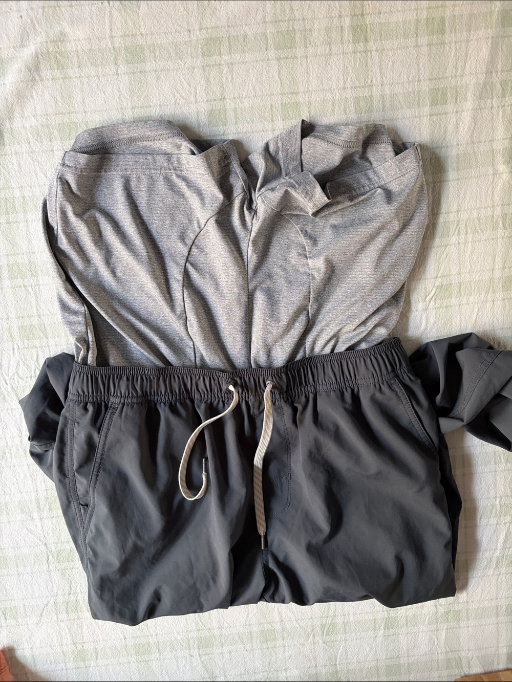 Vuori Charcoal Gray Jogger with Cream Drawcord - Picture 9 of 10